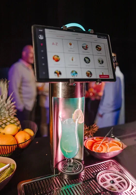 01_CocktailXpress_Perfekte_Drinks_auf_Knopfdruck_CE